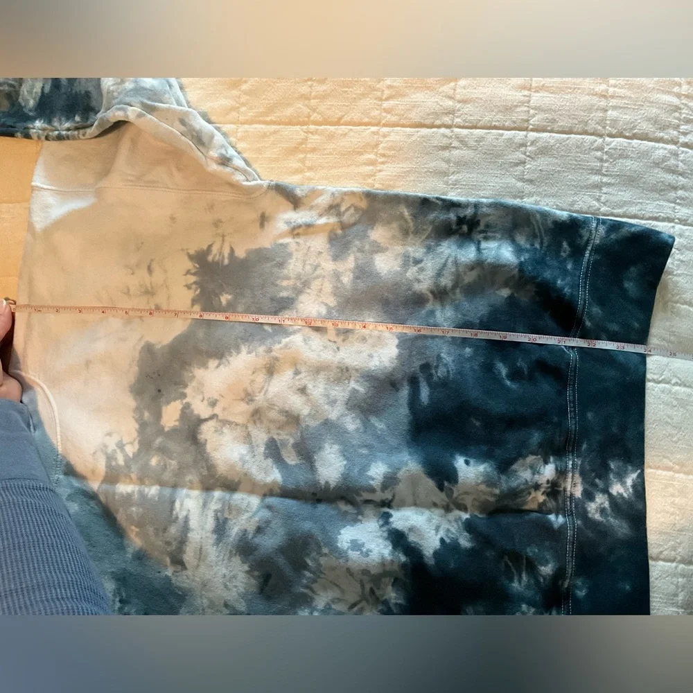 Women’s Hanes Tie Dye Crew Neck Sweatshirt size M - Picture 3 of 8